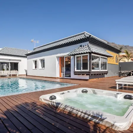 Diana Heated Pool & Bbq Vila
