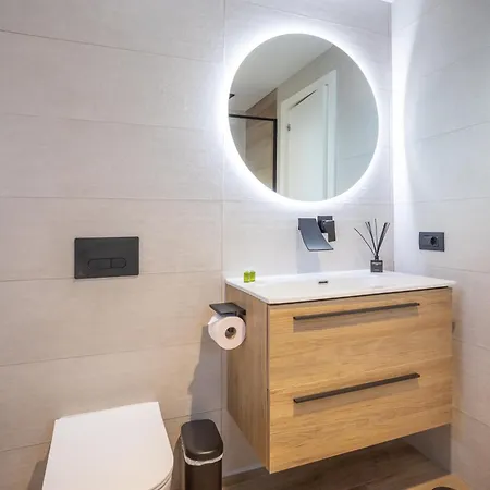 The New Diana Villa *