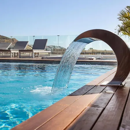 Diana- Jacuzzi, Heated Pool & Bbq Villa *