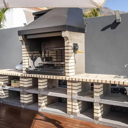 Villa Diana- Jacuzzi, Heated Pool & Bbq Costa Adeje (Tenerife)