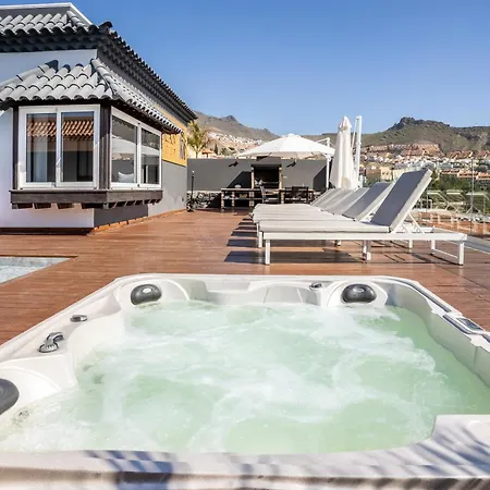 Diana- Jacuzzi, Heated Pool & Bbq Villa *